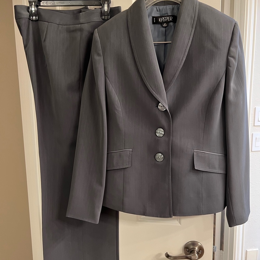 Women’s lined Suit